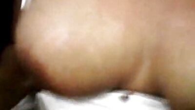 เด็กนักเรียนอายุสิบแปดปีเรียนรู้ blowjob คลิป วีดีโอ โป๊ะ คอผ่านน้ำตา.