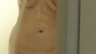 ผู้ให้บริการโยนเพื่อนร่วมเดินทาง busty และระยำอย่างโจ่งแจ้งในบ้านของเธอ วีดีโอ หนัง โป๋